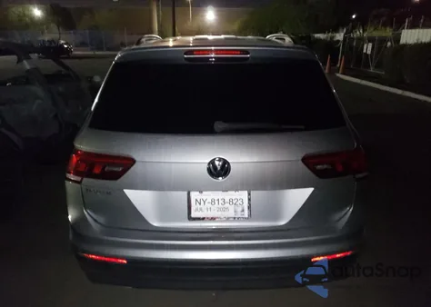 2019 Volkswagen Tiguan S z USA, uszkodzony, nr VIN 3VV1B7AX2KM195281